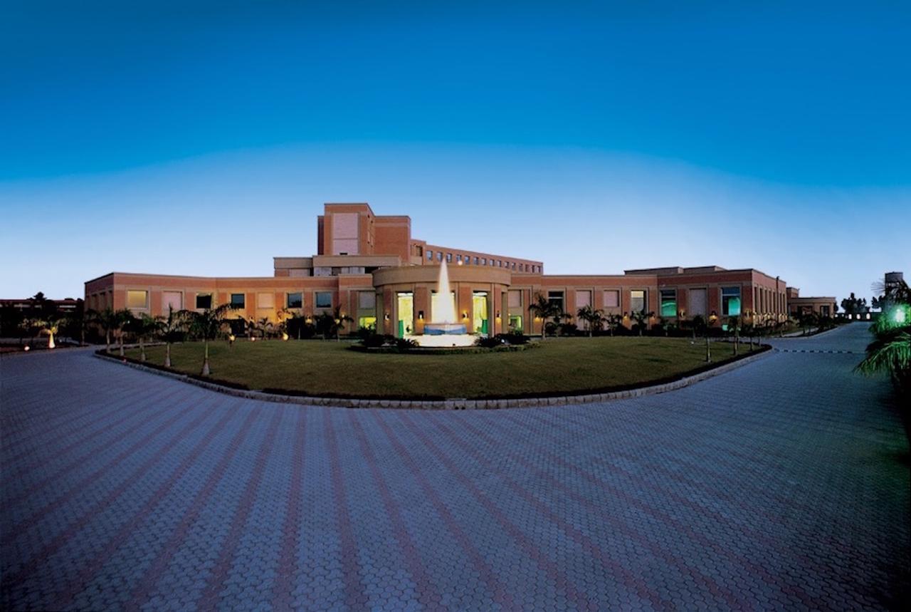 Nirvana Luxury Hotel L Лудхіяна Екстер'єр фото